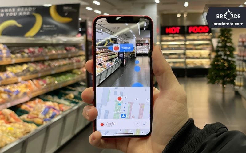Công nghệ Thực tế tăng cường AR (Augmented Reality) trong bán lẻ là sự đổi mới về việc sử dụng không gian bán lẻ