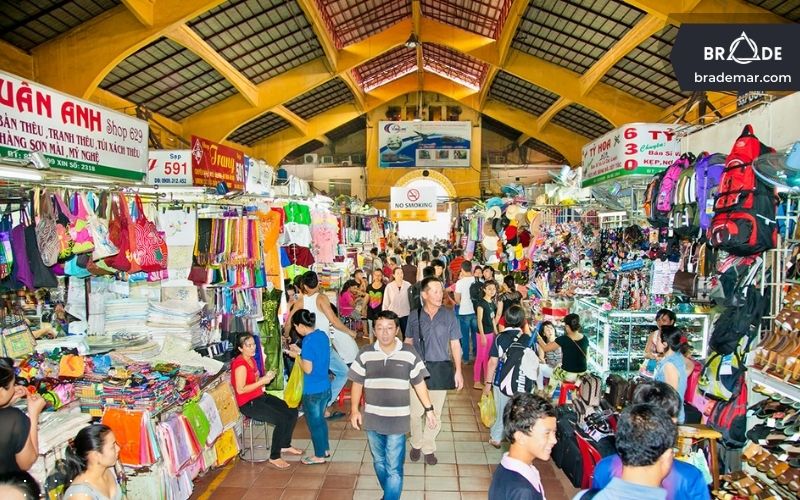 Một khu chợ truyền thống tại Việt Nam