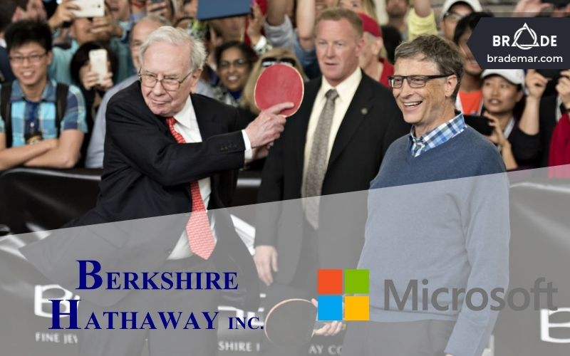 Warren Buffett (chủ tịch của Berkshire Hathaway) và Bill Gates (chủ tịch của Microsoft)