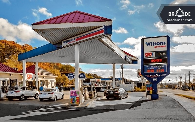 Năm 2021, Alimentation Couche-Tard đã công bố một thỏa thuận mua 226 cửa hàng xăng tiện lợi bán lẻ và trạm nhiên liệu của Wilson Fuel