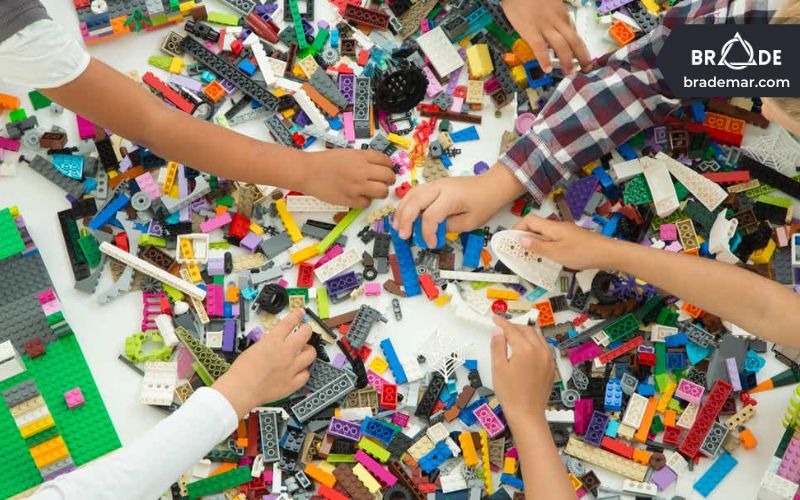 Cứ mỗi giây, The LEGO Group lại bản được 7 bộ LEGO tại 130 quốc gia