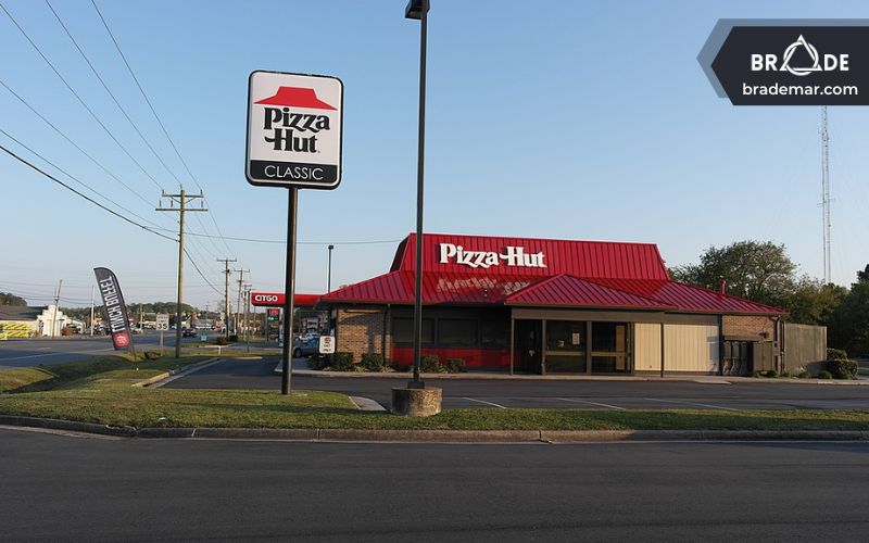 Cửa hàng Pizza Hut truyền thống tại Hoa Kỳ