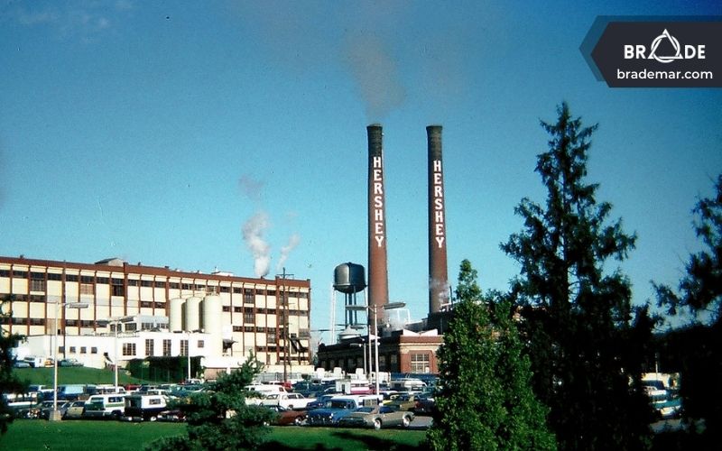 Nhà máy sản xuất socola đầu tiên của The Hershey Company vào năm 1976
