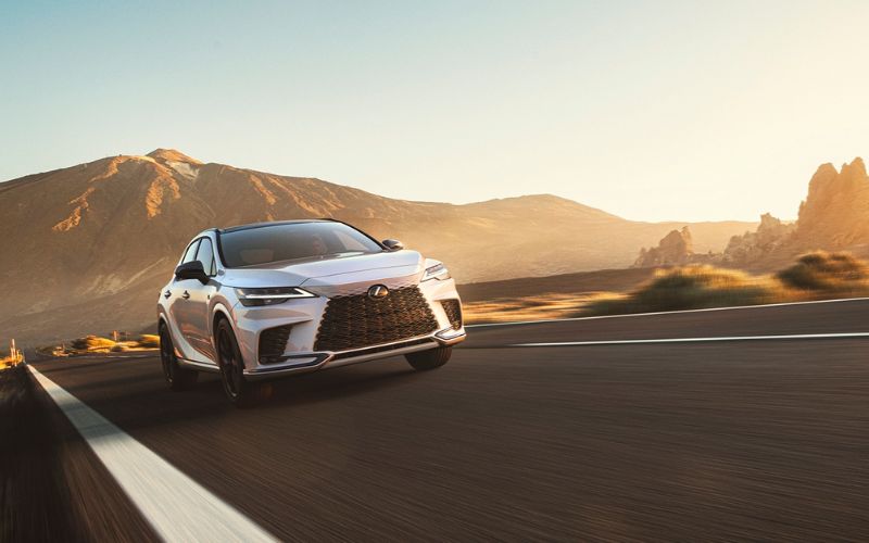 Phân tích mô hình SWOT của Lexus